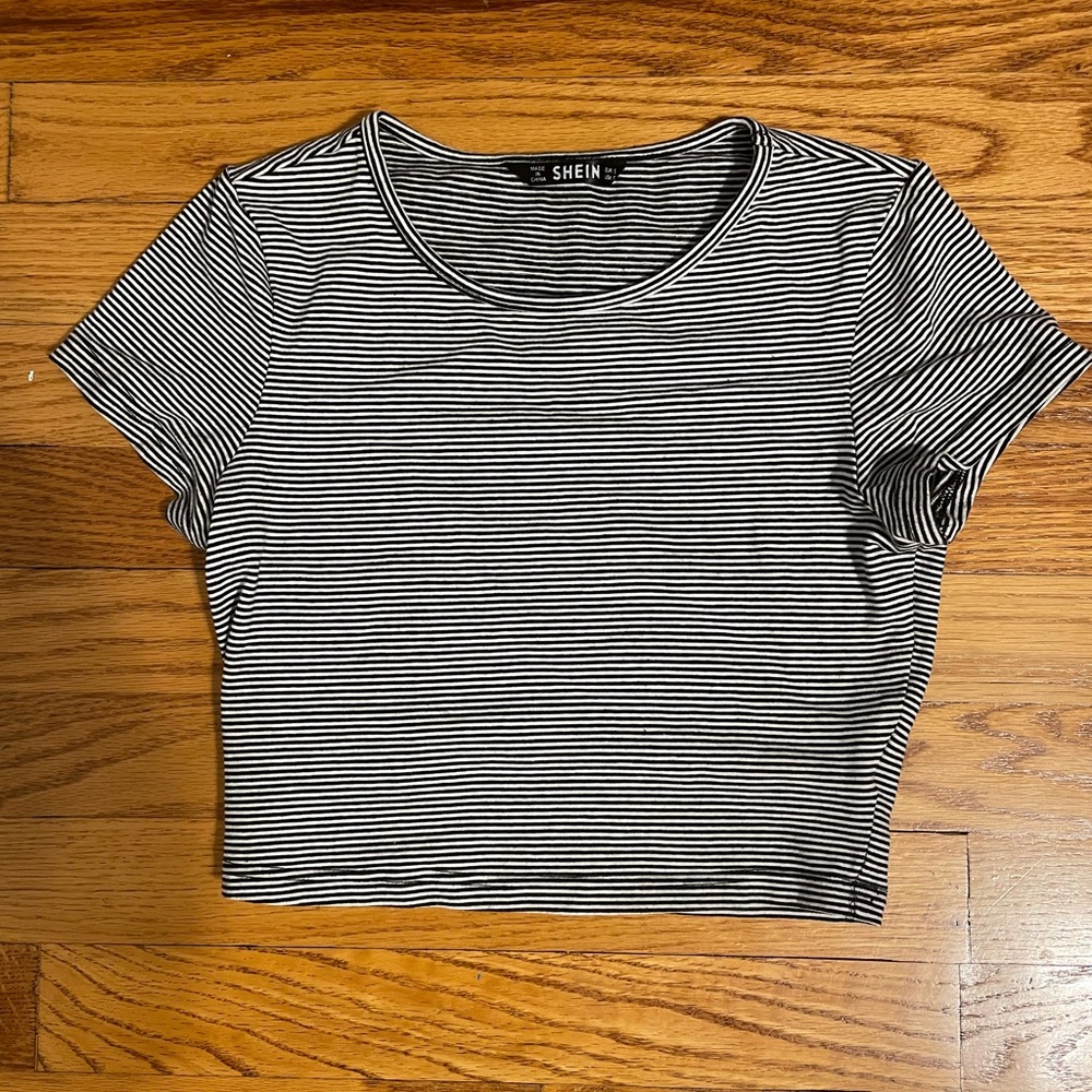 black and white striped shein crop top!
